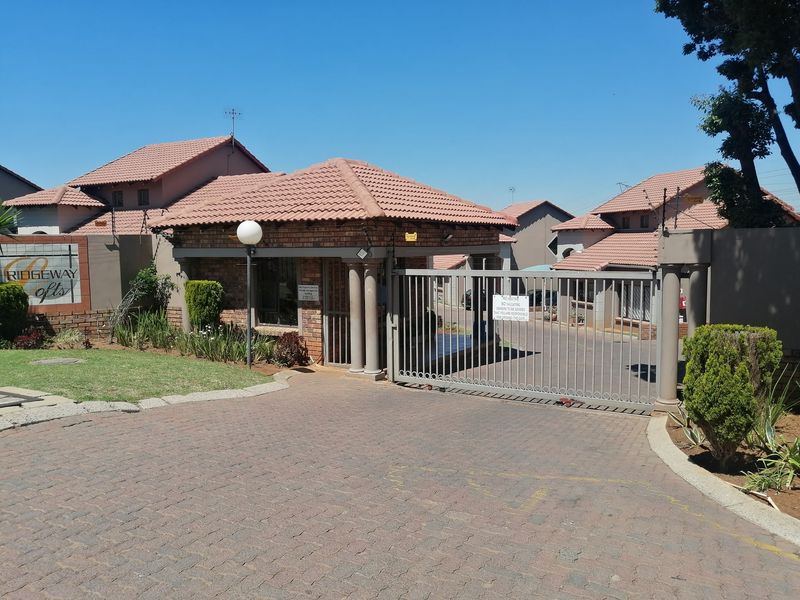 Townhouse For Sale In Johannesburg - Photo 5