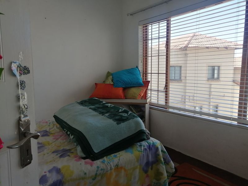 Townhouse For Sale In Johannesburg - Photo 10