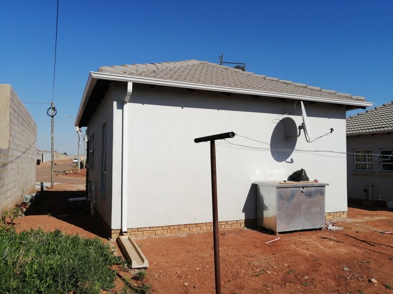 House For Sale In Johannesburg - Photo 4