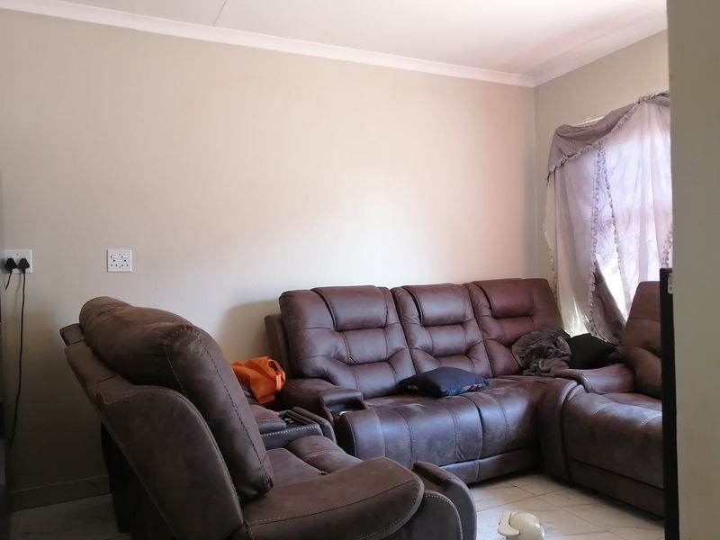 House For Sale In Johannesburg - Photo 9