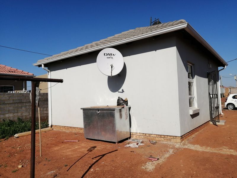 House For Sale In Johannesburg - Photo 3