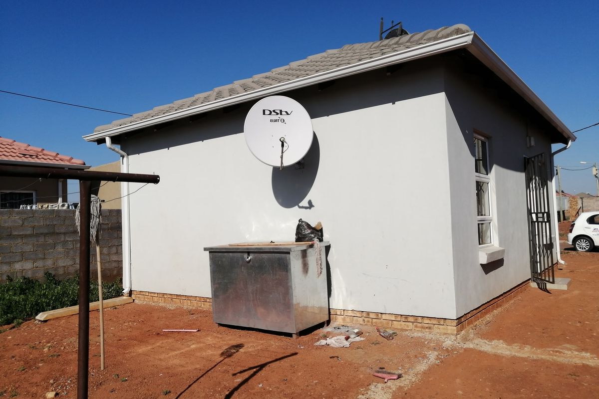 House For Sale In Johannesburg - Photo 3