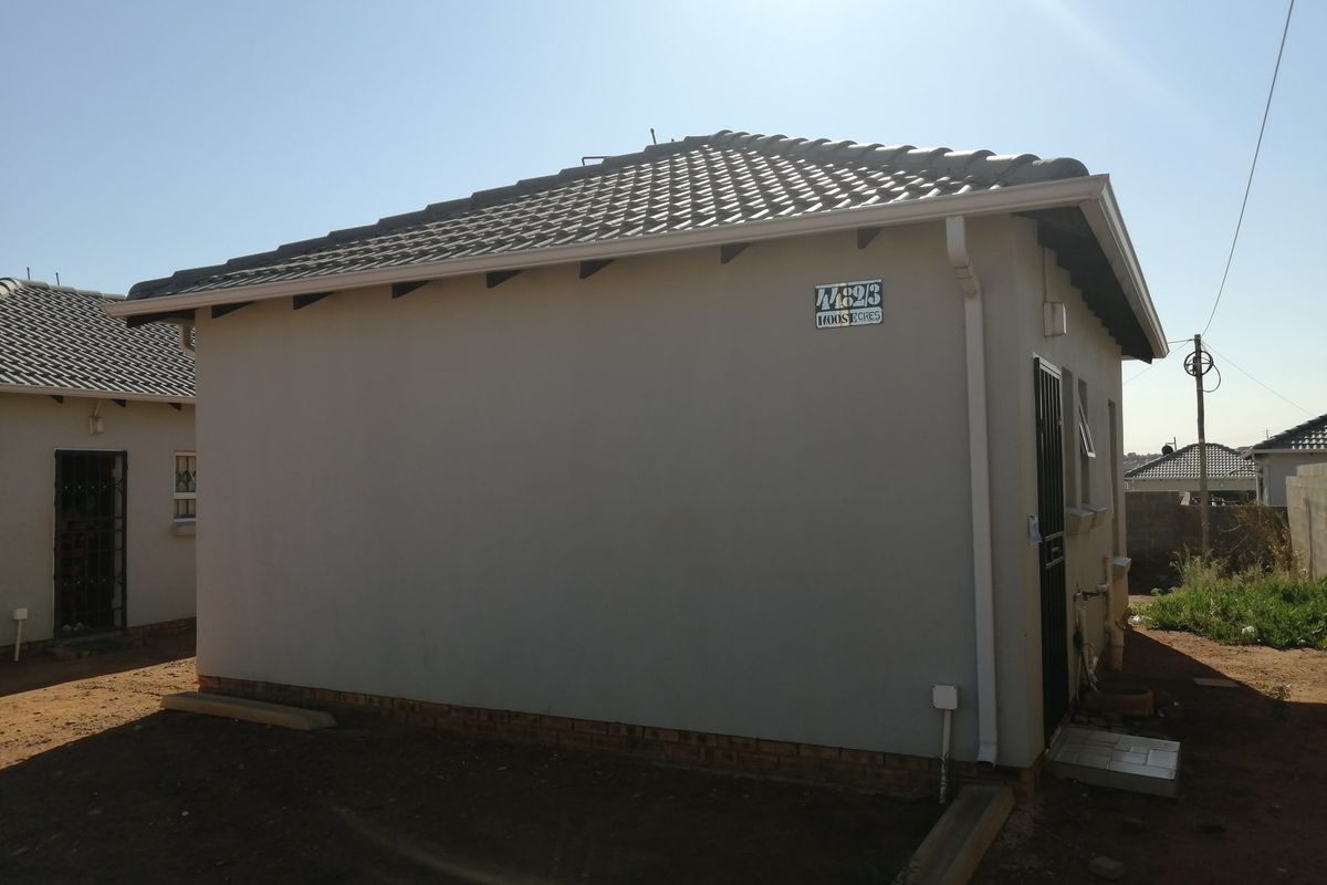 House For Sale In Johannesburg - Photo 2