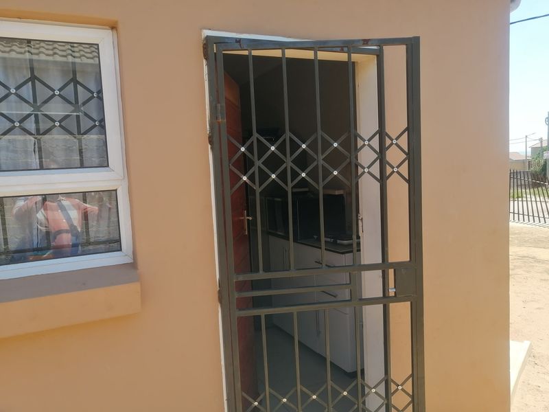 House For Sale In Johannesburg - Photo 4