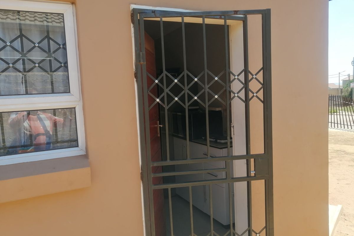 House For Sale In Johannesburg - Photo 4