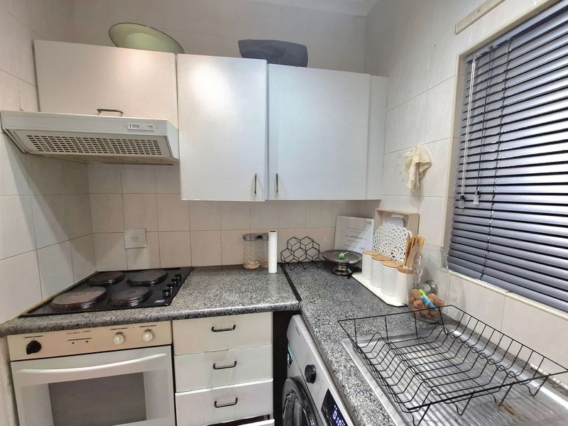 Apartment For Sale In Sandton - Photo 2