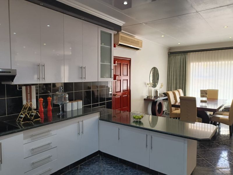 House For Sale In Margate - Photo 10