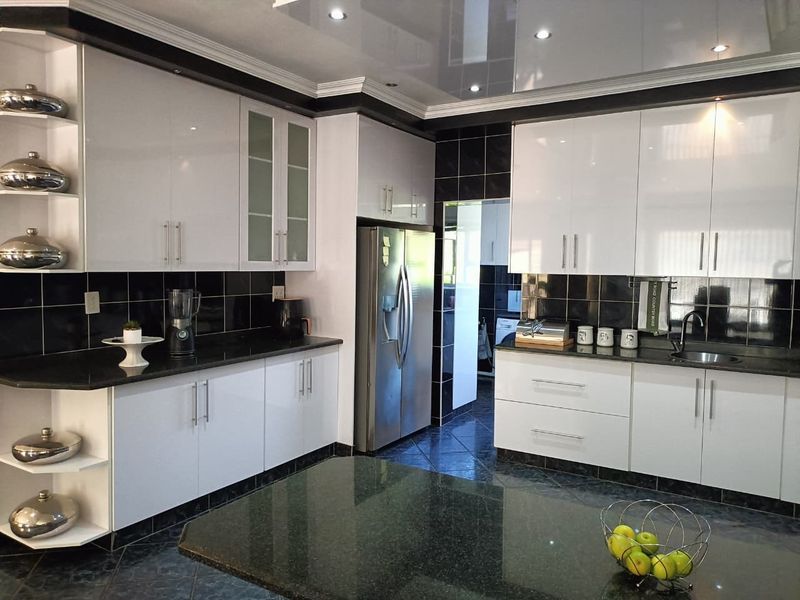 House For Sale In Margate - Photo 8
