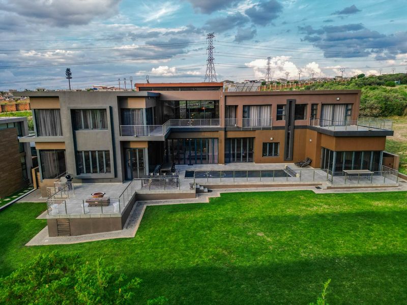 House For Sale In Midrand - Photo 2