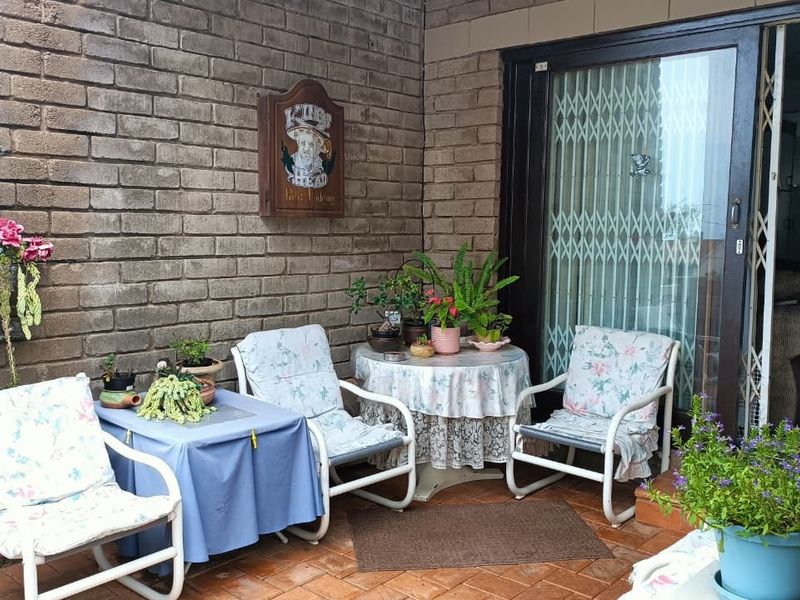 Apartment For Sale In Margate - Photo 6