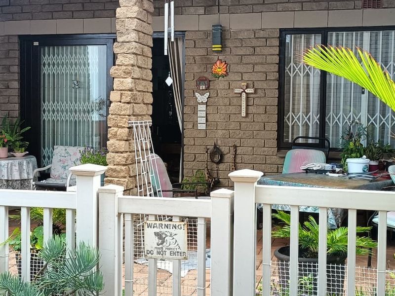 Apartment For Sale In Margate - Photo 4