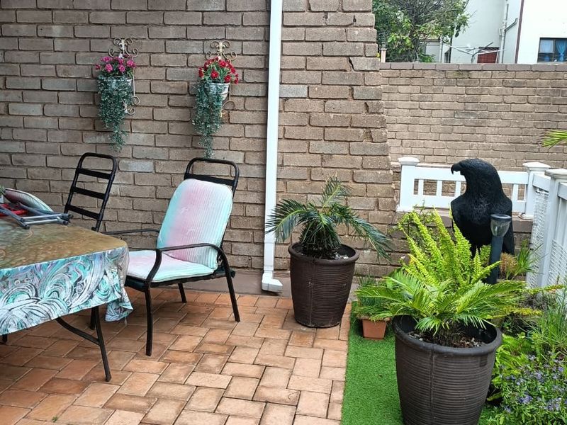 Apartment For Sale In Margate - Photo 5