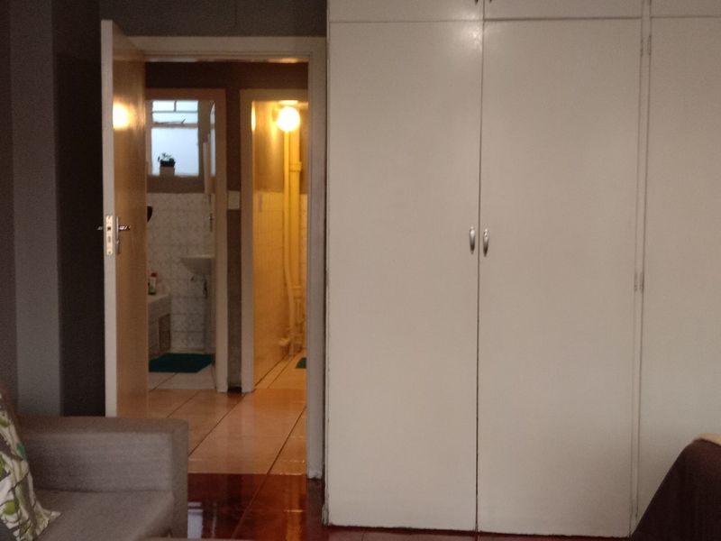 Apartment For Sale In Johannesburg - Photo 9