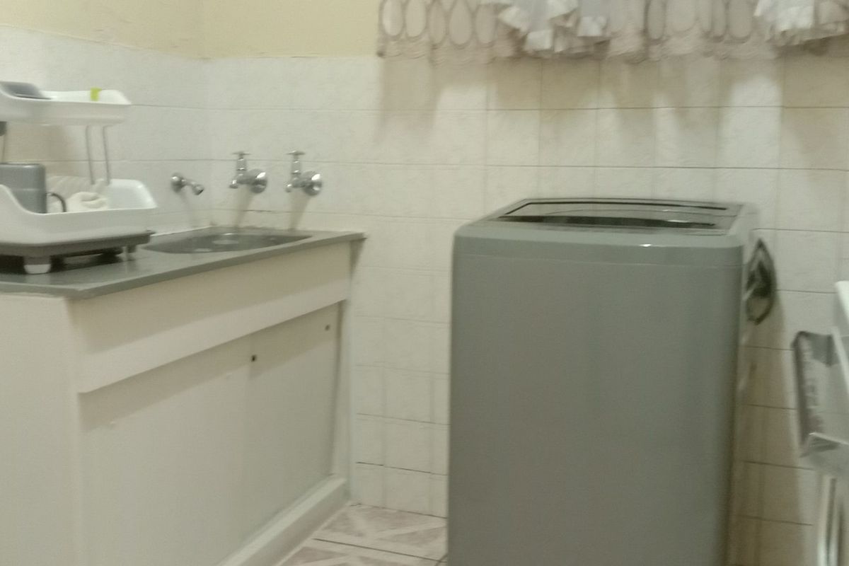 Apartment For Sale In Johannesburg - Photo 2