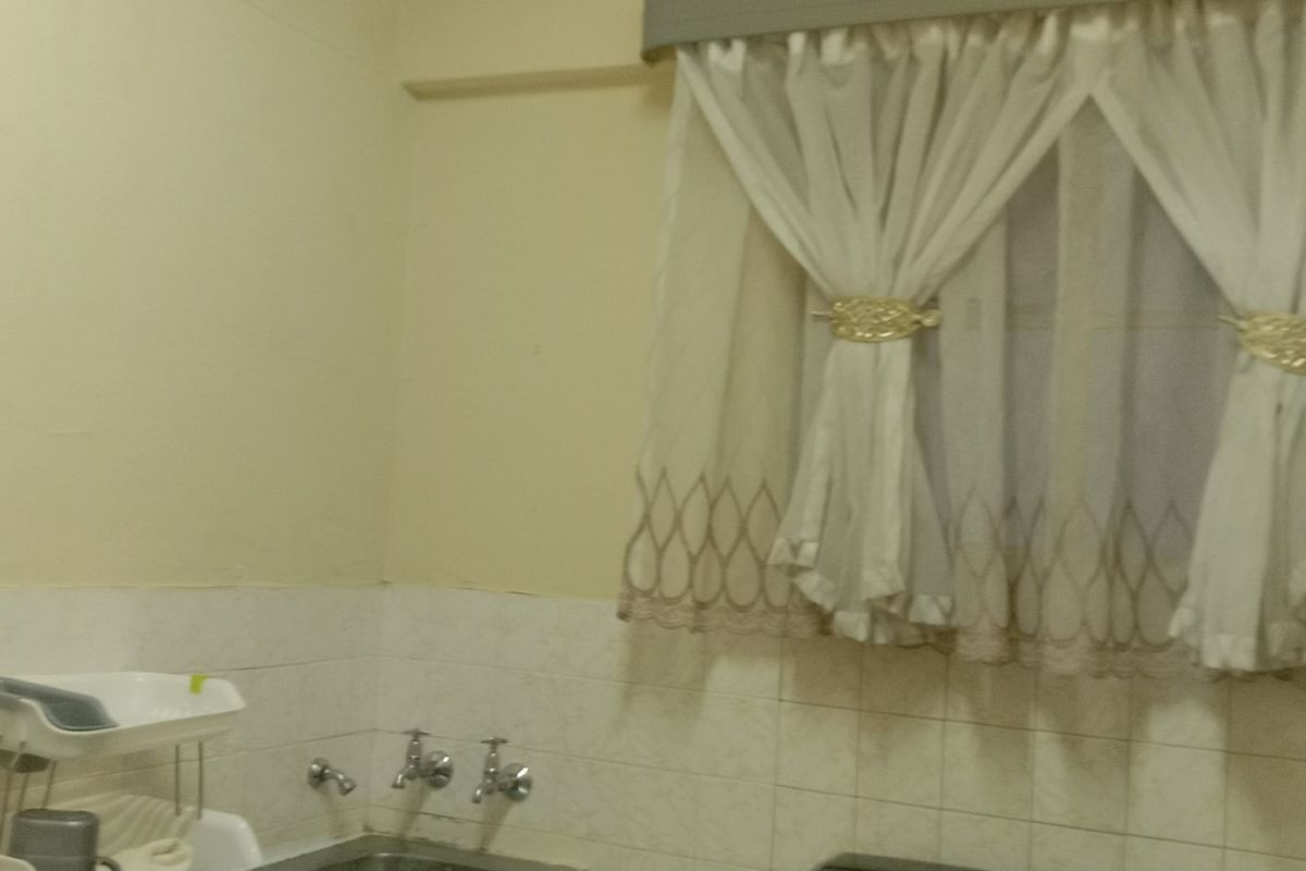 Apartment For Sale In Johannesburg - Photo 4