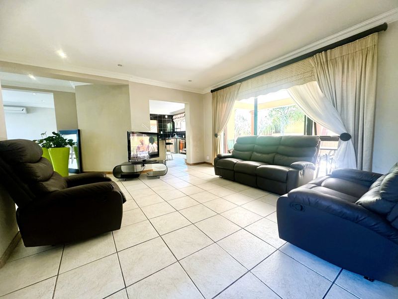 House Pending Sale In Bloemfontein - Photo 1
