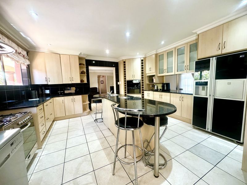 House Pending Sale In Bloemfontein - Photo 2