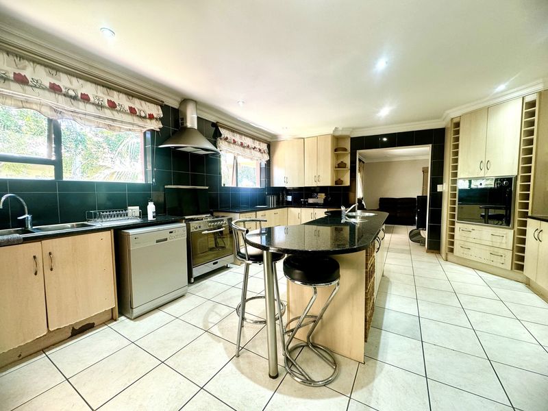 House Pending Sale In Bloemfontein - Photo 8