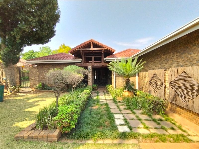 House For Sale In Centurion - Photo 2