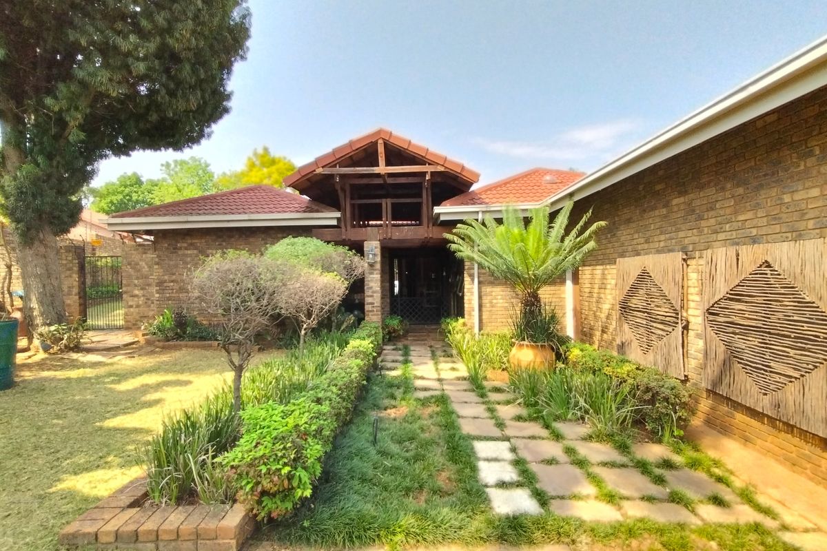 House For Sale In Centurion - Photo 2