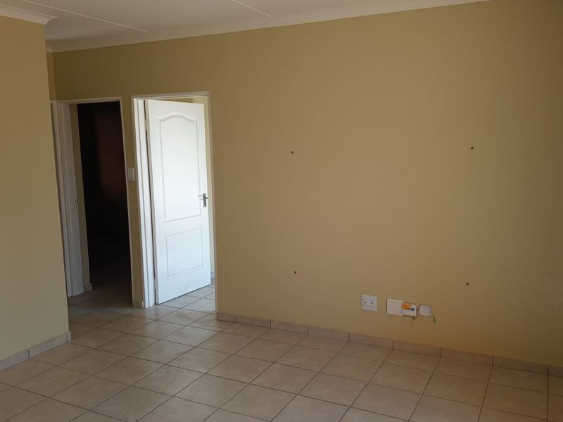 Apartment For Sale In Benoni - Photo 7