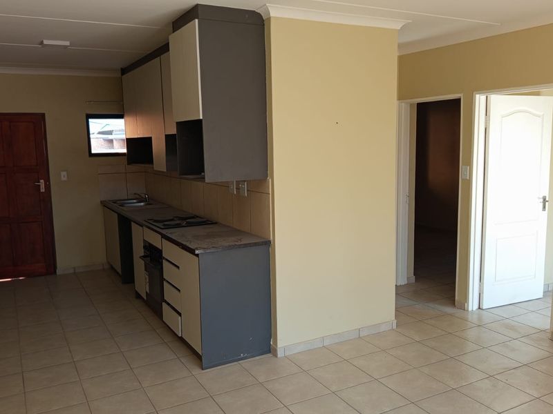 Apartment For Sale In Benoni - Photo 1