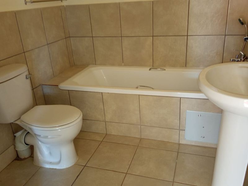 Apartment For Sale In Benoni - Photo 10