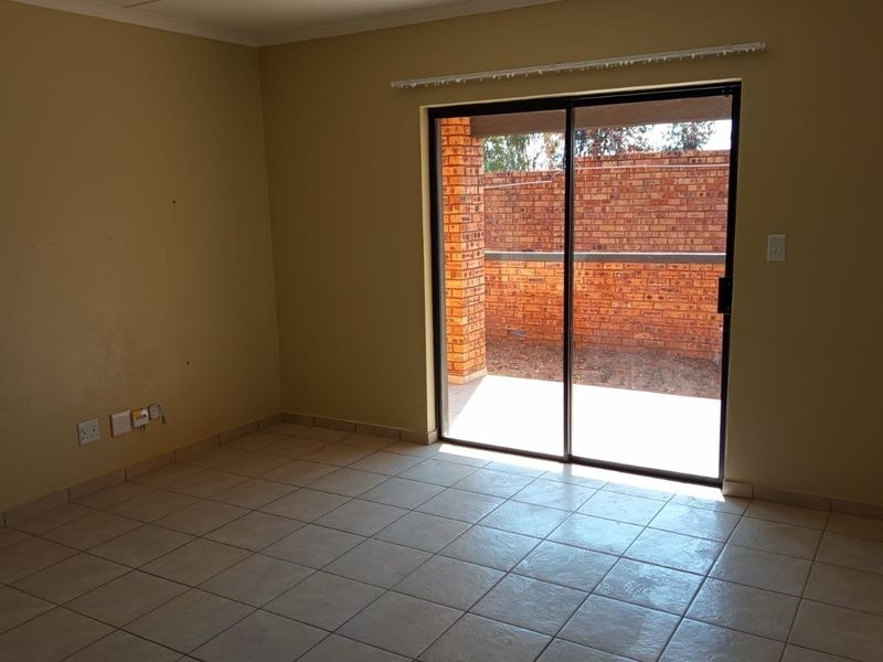 Apartment For Sale In Benoni - Photo 3