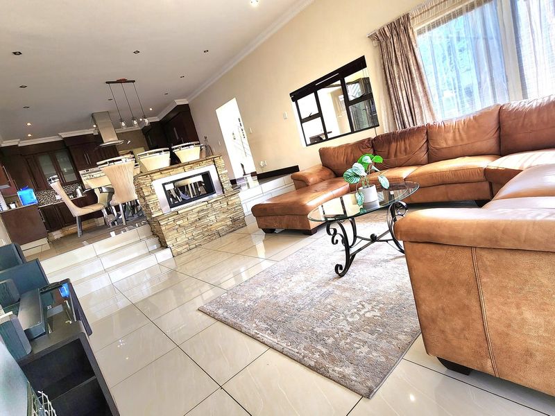 House For Sale In Centurion - Photo 1