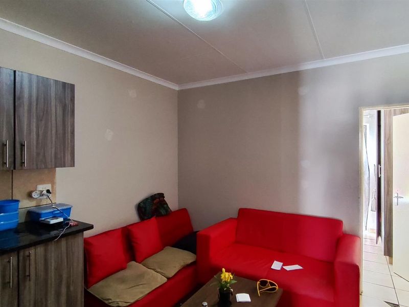 Apartment For Sale In Boksburg - Photo 2