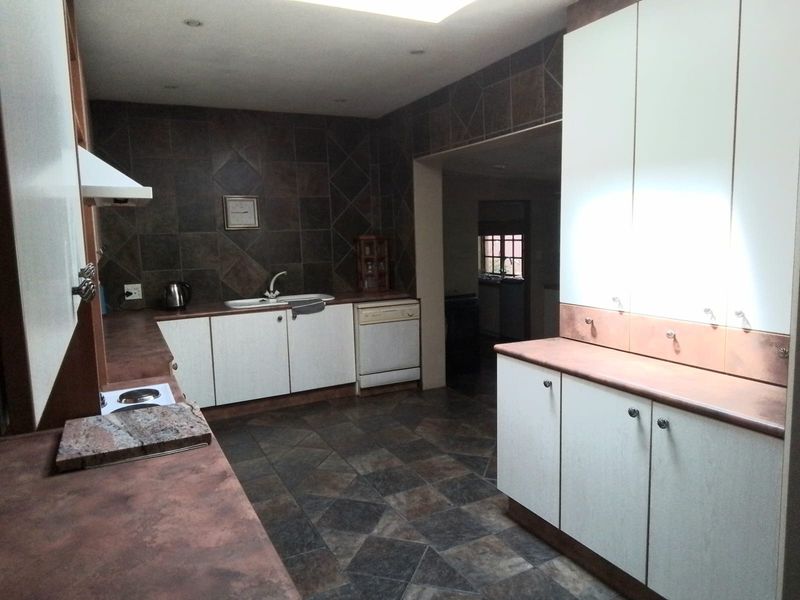 House Sold In Walkerville - Photo 9