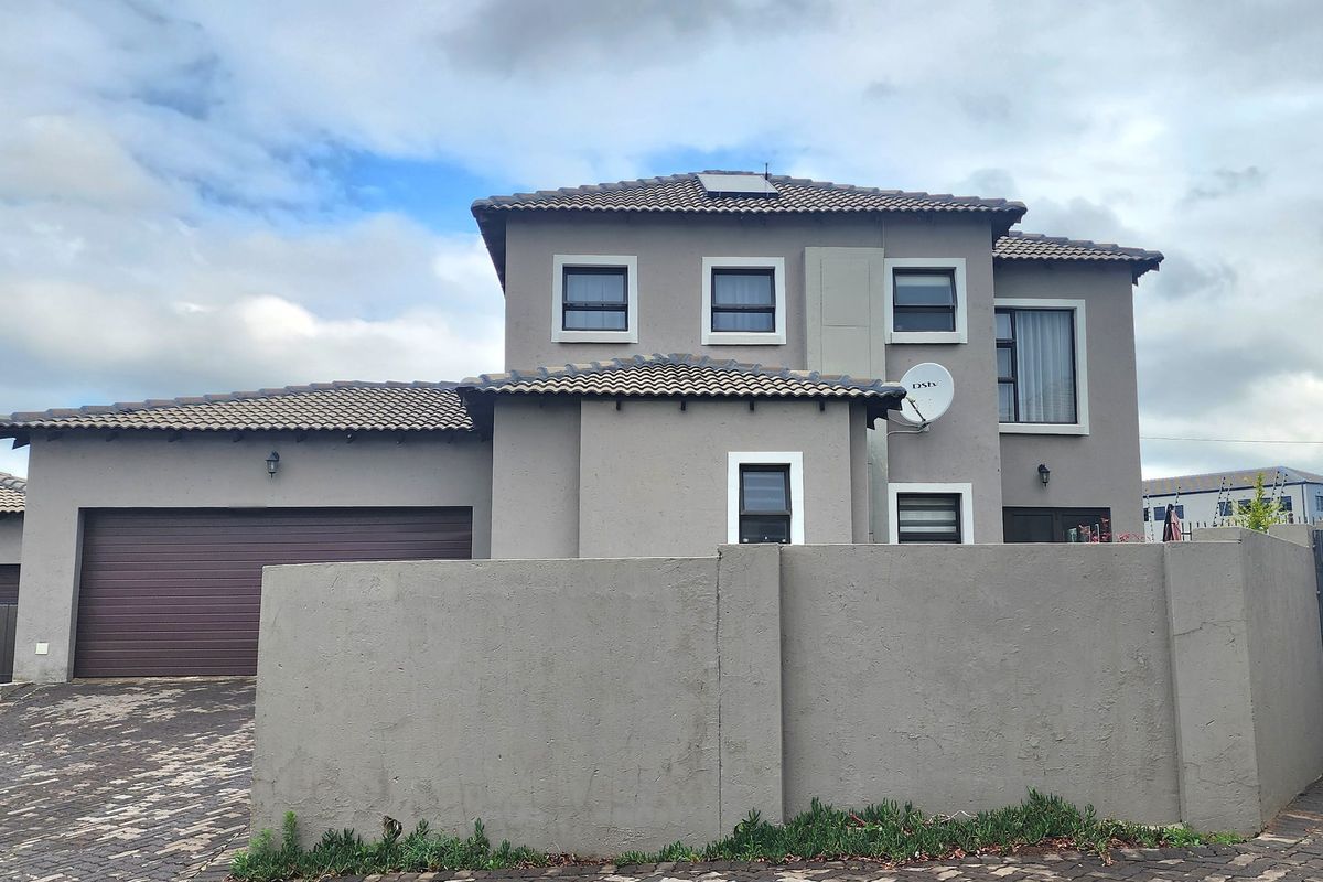 House For Sale In Centurion - Photo 2