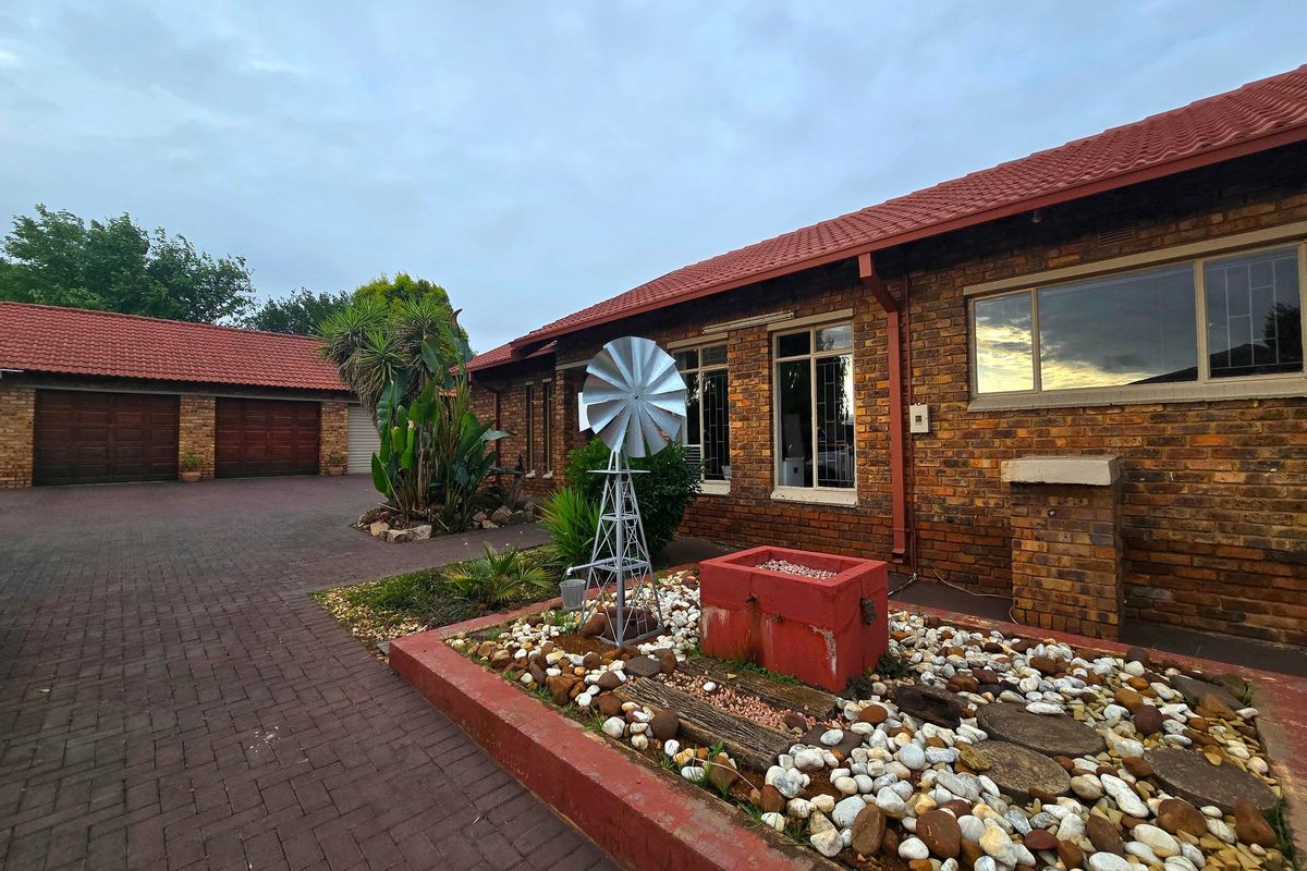 House For Sale In Middelburg - Photo 2