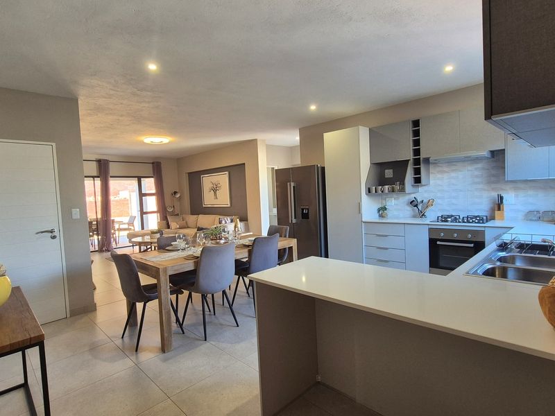 Townhouse For Sale In Nelspruit - Photo 2
