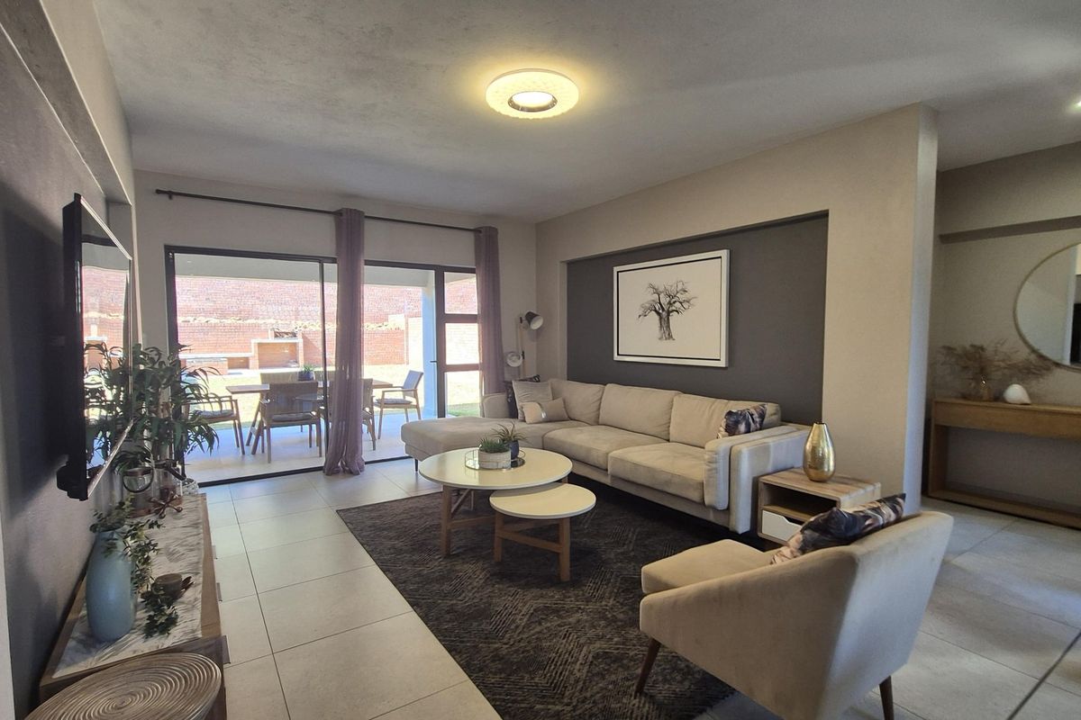 Townhouse For Sale In Nelspruit - Photo 4