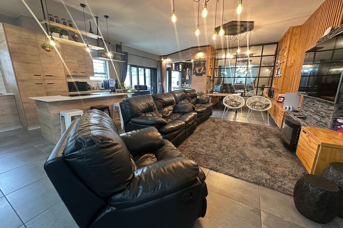 House For Sale In Sandton - Photo 2