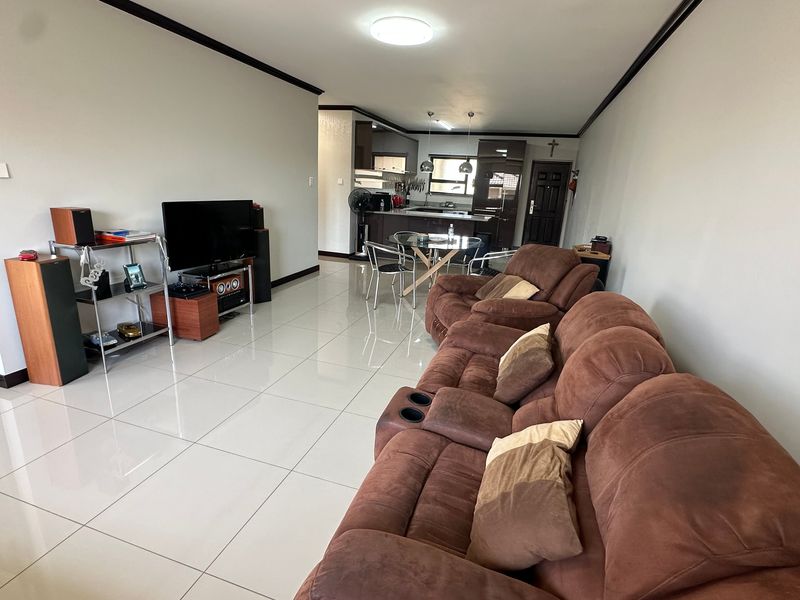 Apartment For Sale In Sandton - Photo 9