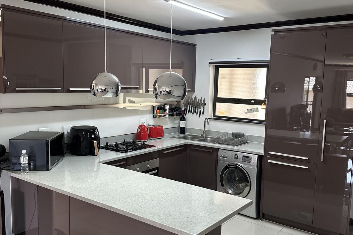 Apartment For Sale In Sandton - Photo 3