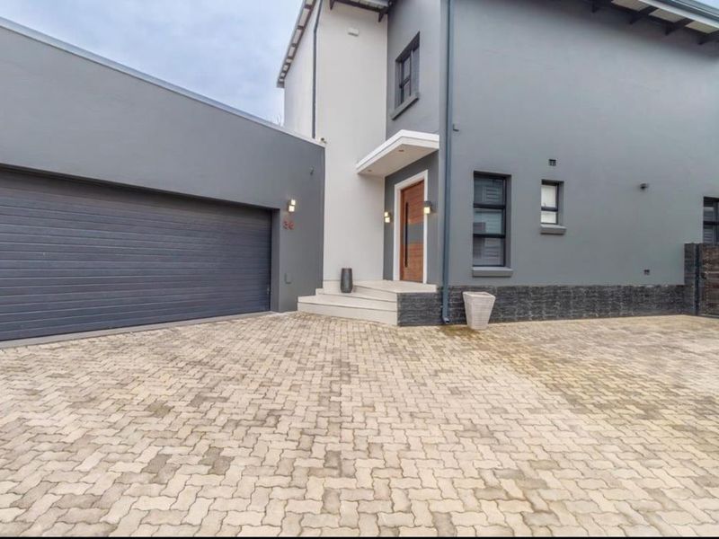 Townhouse For Sale In Sandton - Photo 5