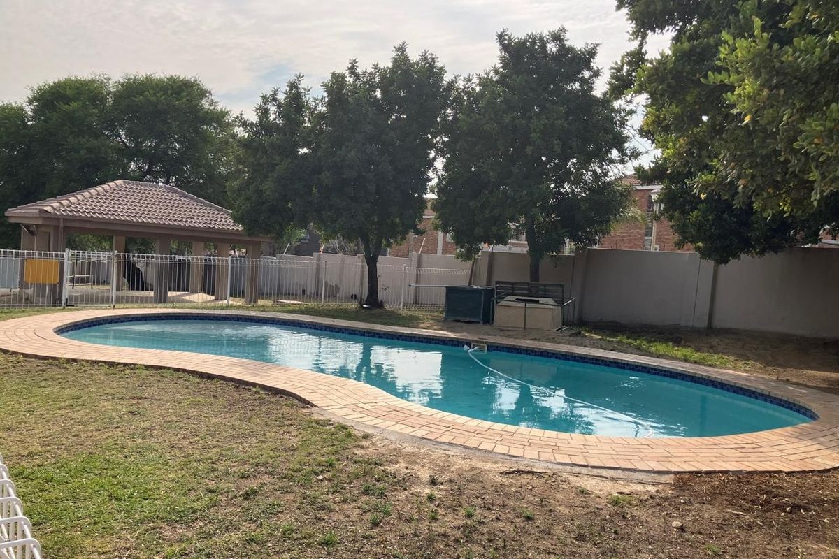Apartment For Sale In Midrand - Photo 2