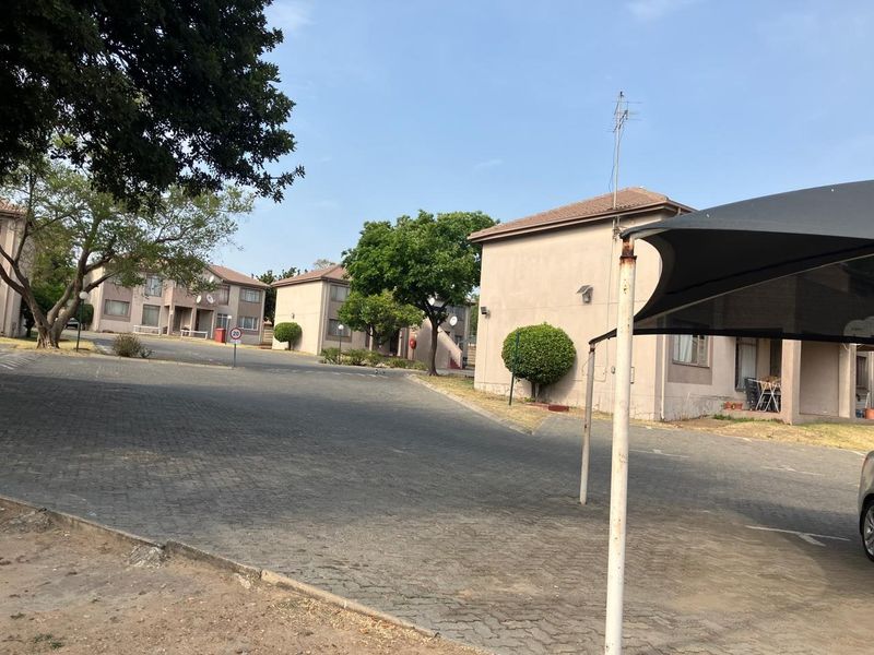 Apartment For Sale In Midrand - Photo 3