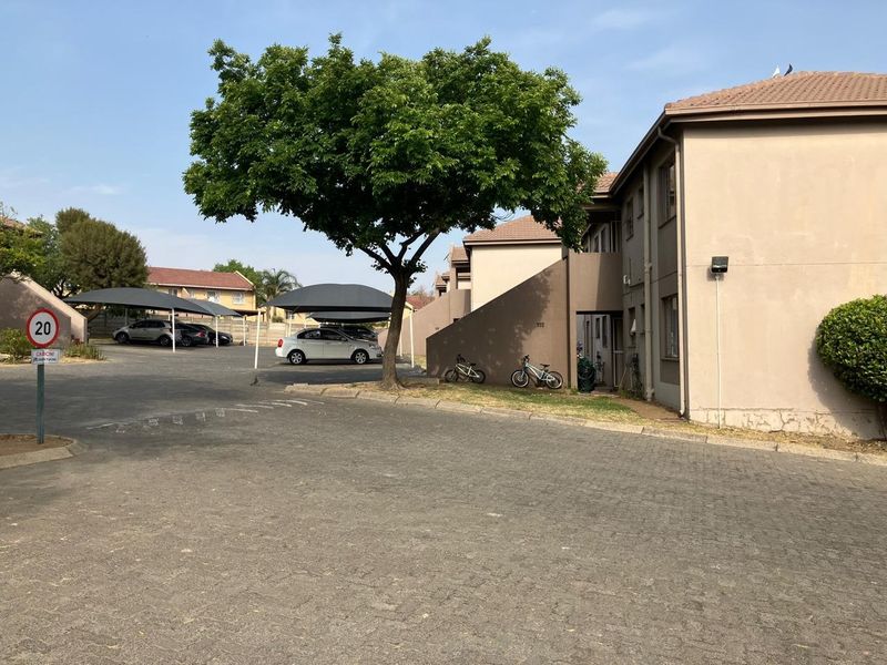 Apartment For Sale In Midrand - Photo 1