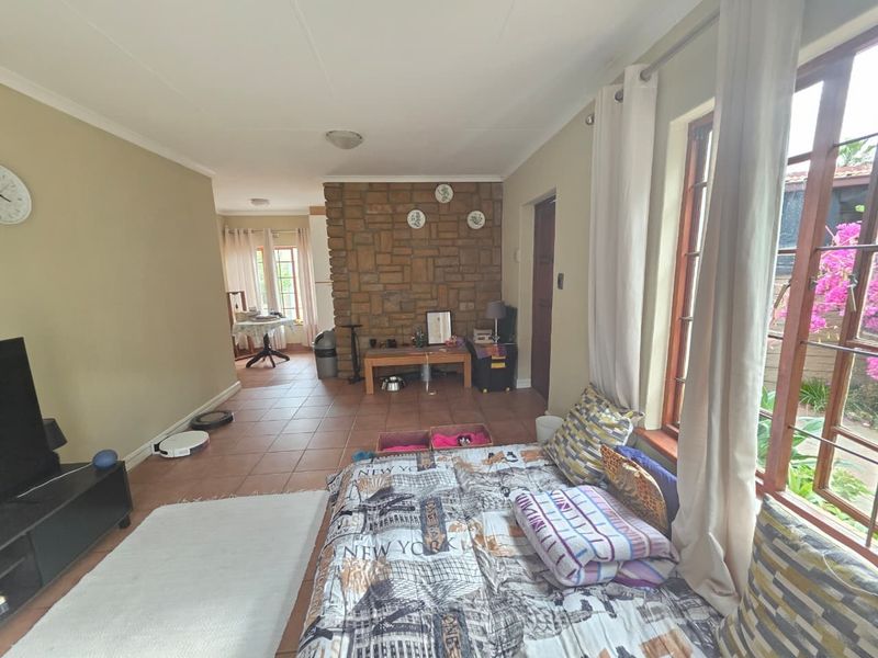 Townhouse For Sale In Midrand - Photo 10