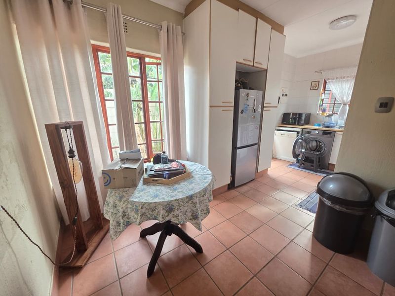Townhouse For Sale In Midrand - Photo 4
