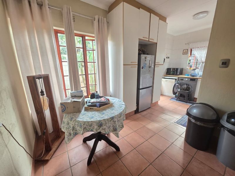 Townhouse For Sale In Midrand - Photo 2