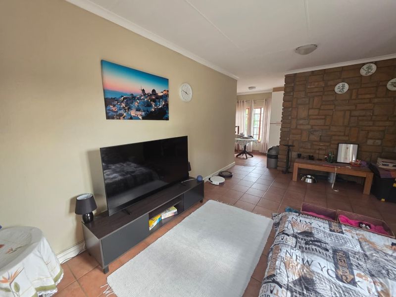 Townhouse For Sale In Midrand - Photo 7