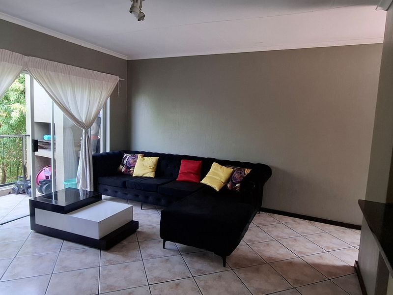 Apartment For Sale In Roodepoort - Photo 6