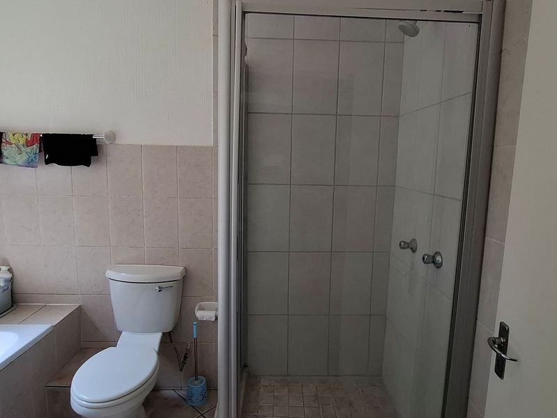 Apartment For Sale In Roodepoort - Photo 10