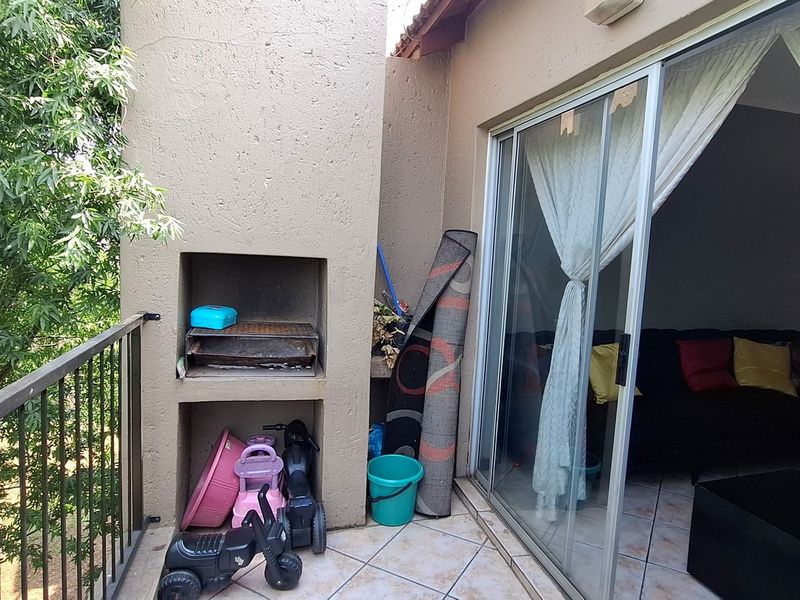 Apartment For Sale In Roodepoort - Photo 9