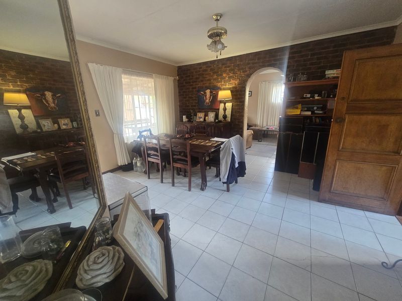 House For Sale In Rayton - Photo 7
